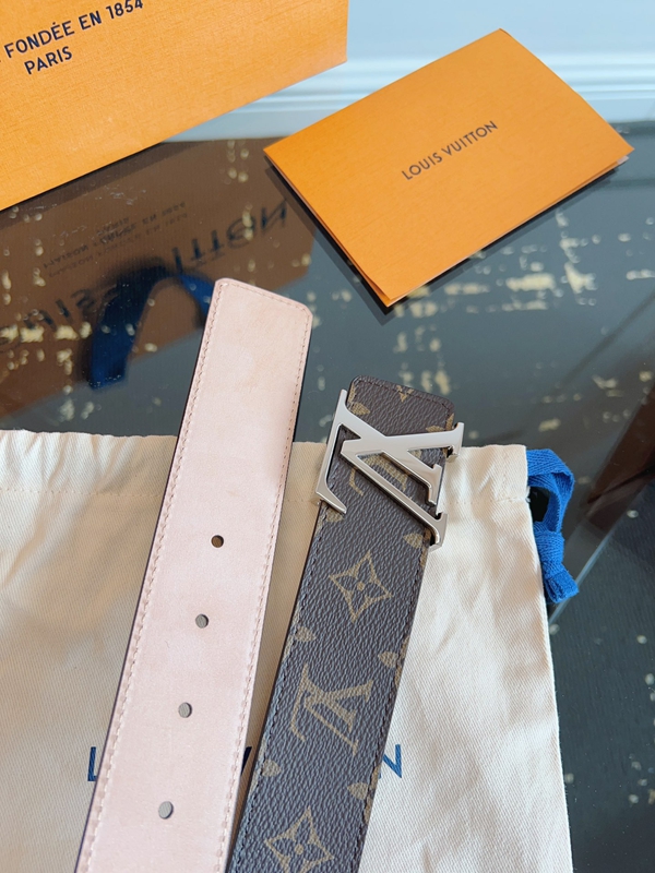 ルイヴィトンベルト細部ディテール